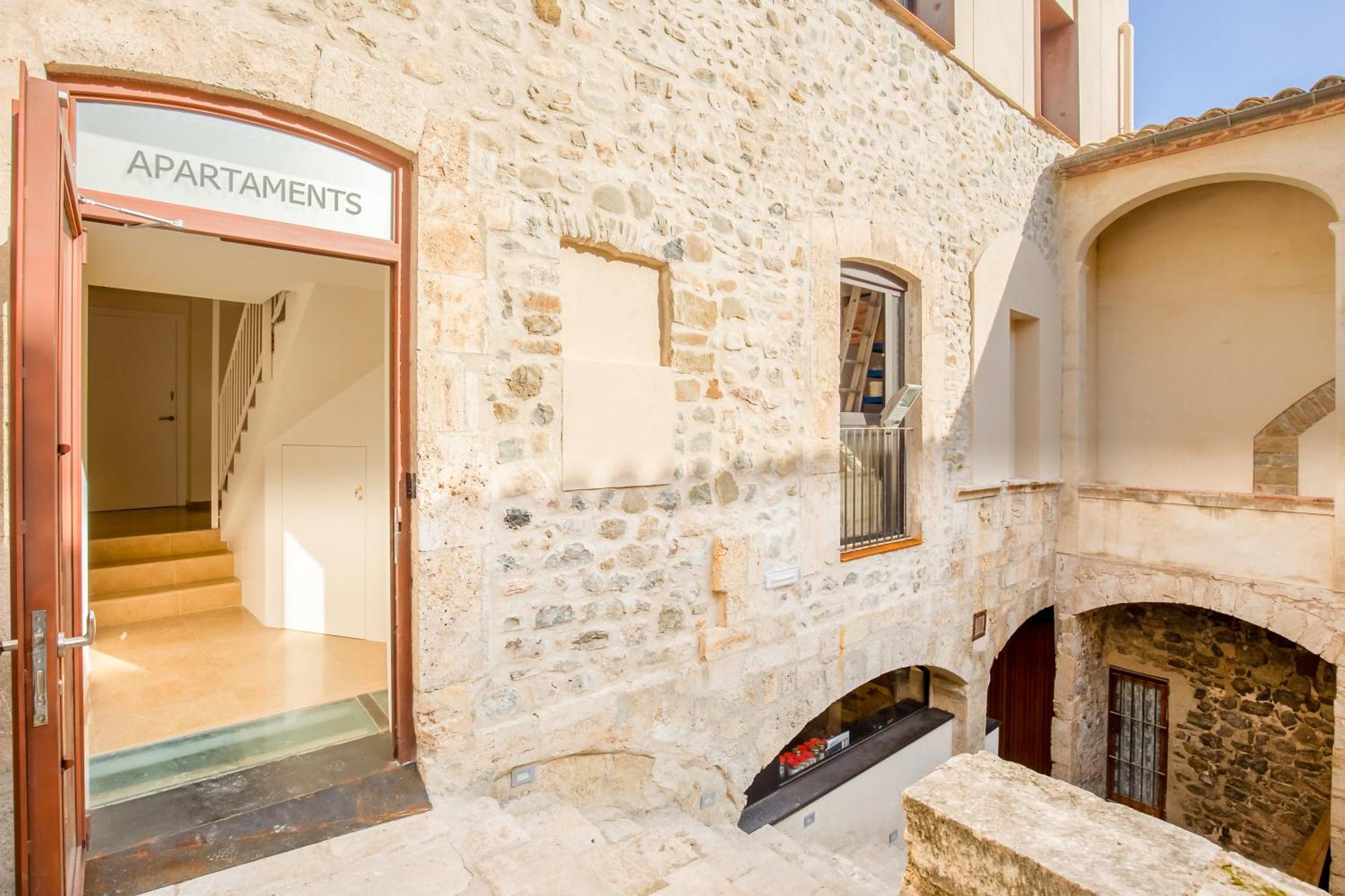 Can Cintet 3 Apartamento Con Terraza En Besalú Εξωτερικό φωτογραφία